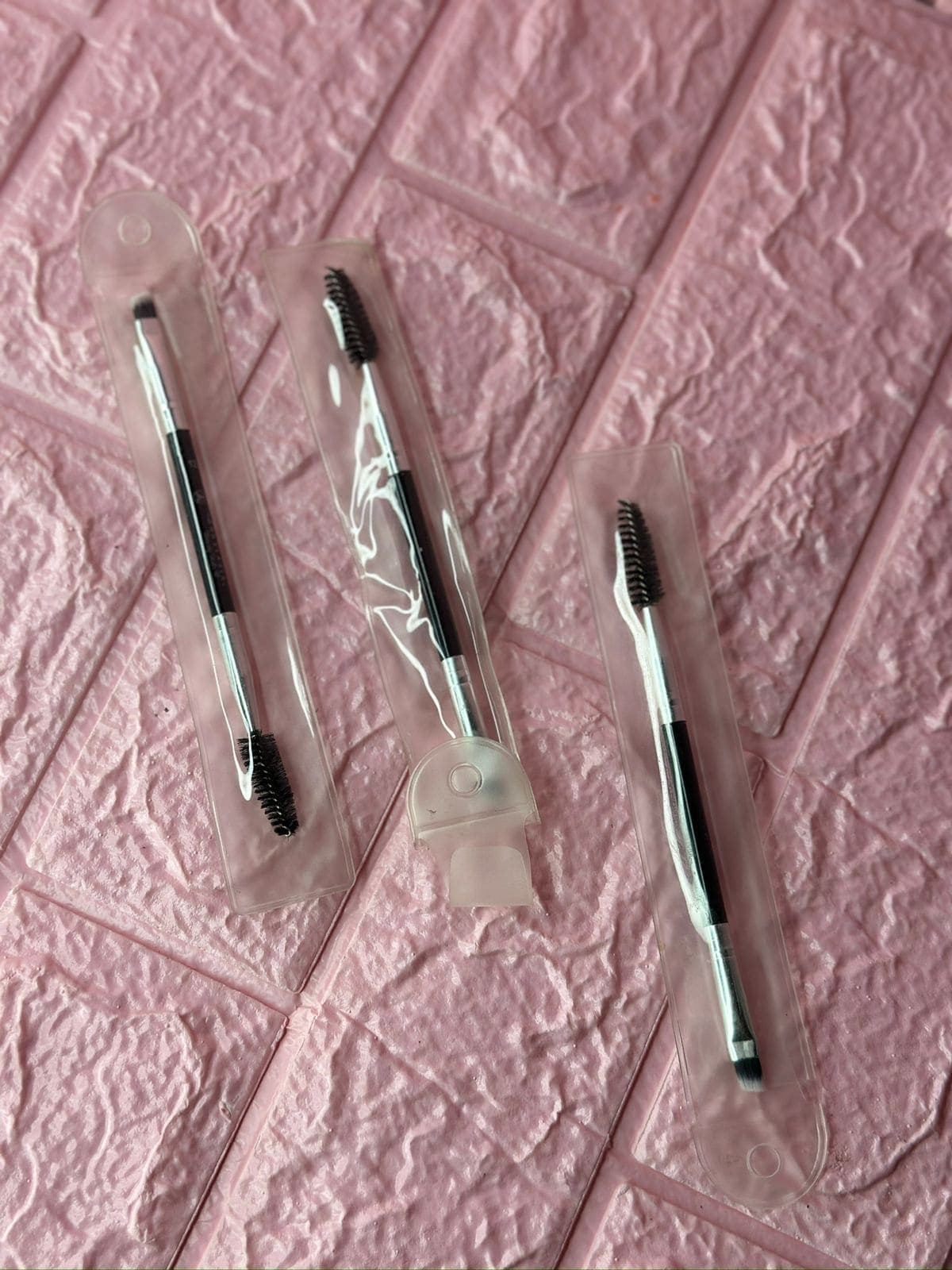 Brochitas de cejas
